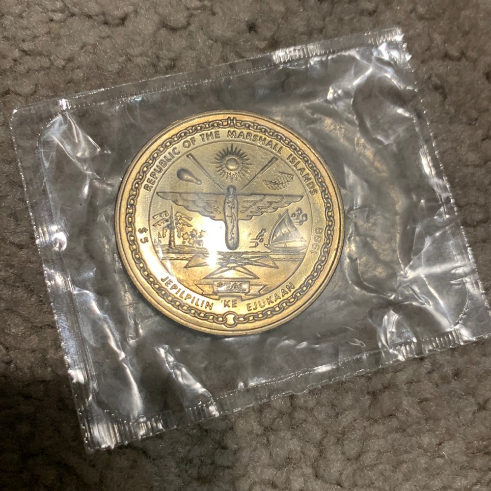 1988 $5 Republic Of The Marshall Island Coin